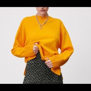 Zara Knit Sweater with Ribbed Hem size M